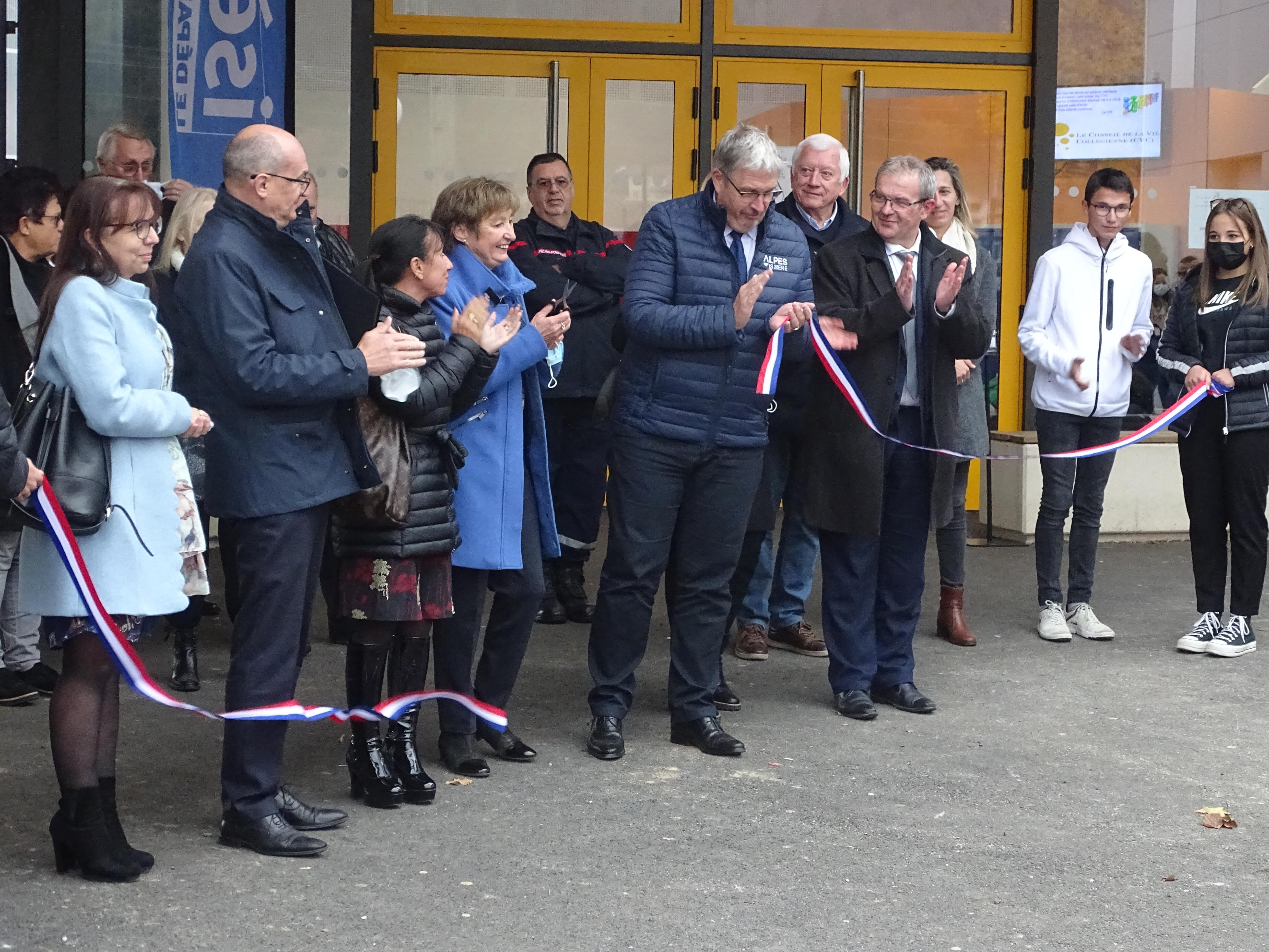 Inauguration des travaux du collège  CDI  Collège Liers et Lemps